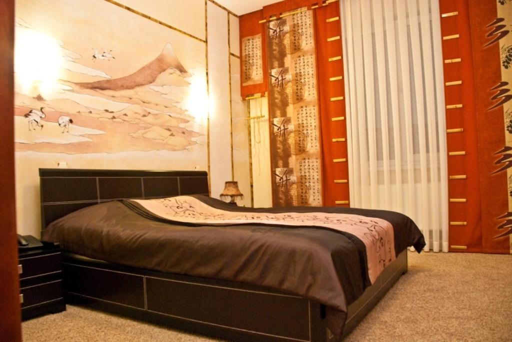 Coliseum Hotel Khmelʼnytsʼkyy Værelse billede